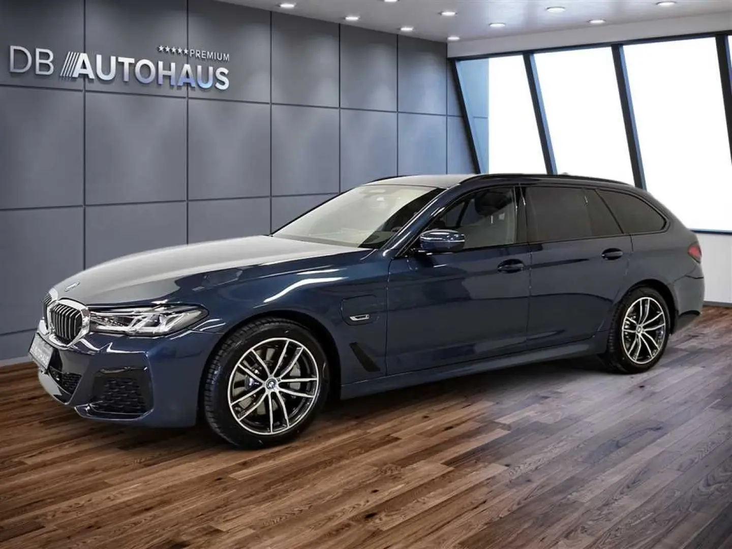 530e Touring Sport-Steptronic M Sportpaket