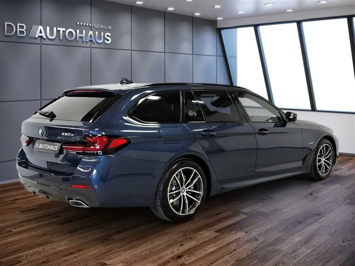 530e Touring Sport-Steptronic M Sportpaket