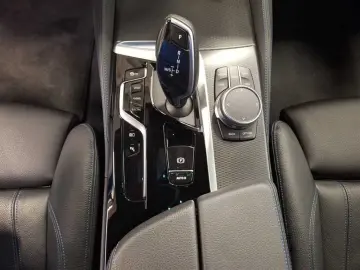 530e Touring Sport-Steptronic M Sportpaket