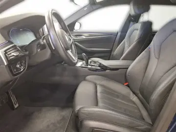 530e Touring Sport-Steptronic M Sportpaket