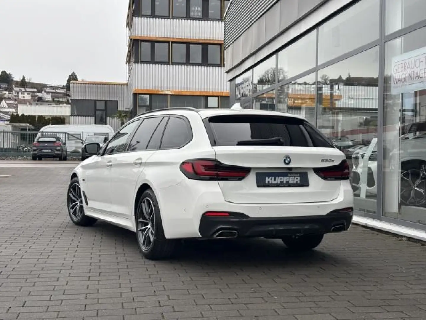 530 e Touring M Sportpak. ACC+AHK°Laser°Prof°HUP