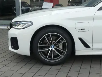 530 e Touring M Sportpak. ACC+AHK°Laser°Prof°HUP