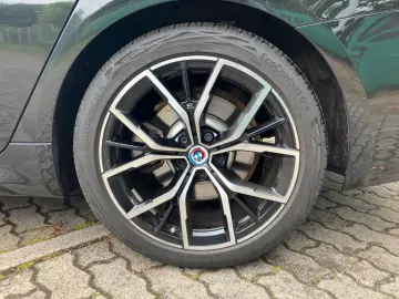 Touring 530 e xDrive M Sport HUD Pano AHK