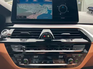 Touring 530 e xDrive M Sport HUD Pano AHK