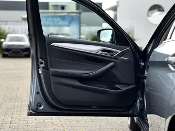 530e xDrive Touring DAB LED WLAN Pano.Dach RFK