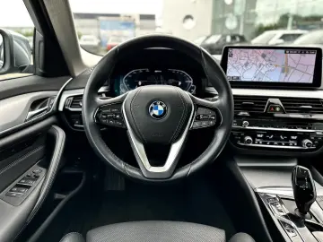 530e xDrive Touring DAB LED WLAN Pano.Dach RFK