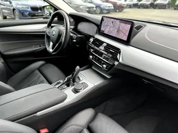 530e xDrive Touring DAB LED WLAN Pano.Dach RFK