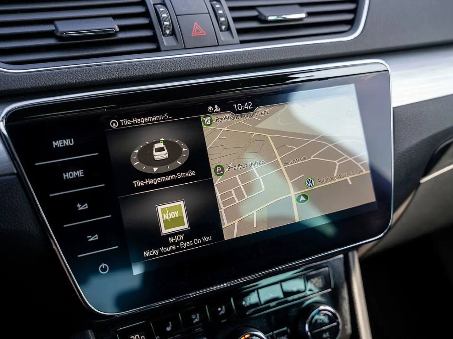 Superb 2.0 TDI Ambition KAMERA NAVI AHK ACC LED