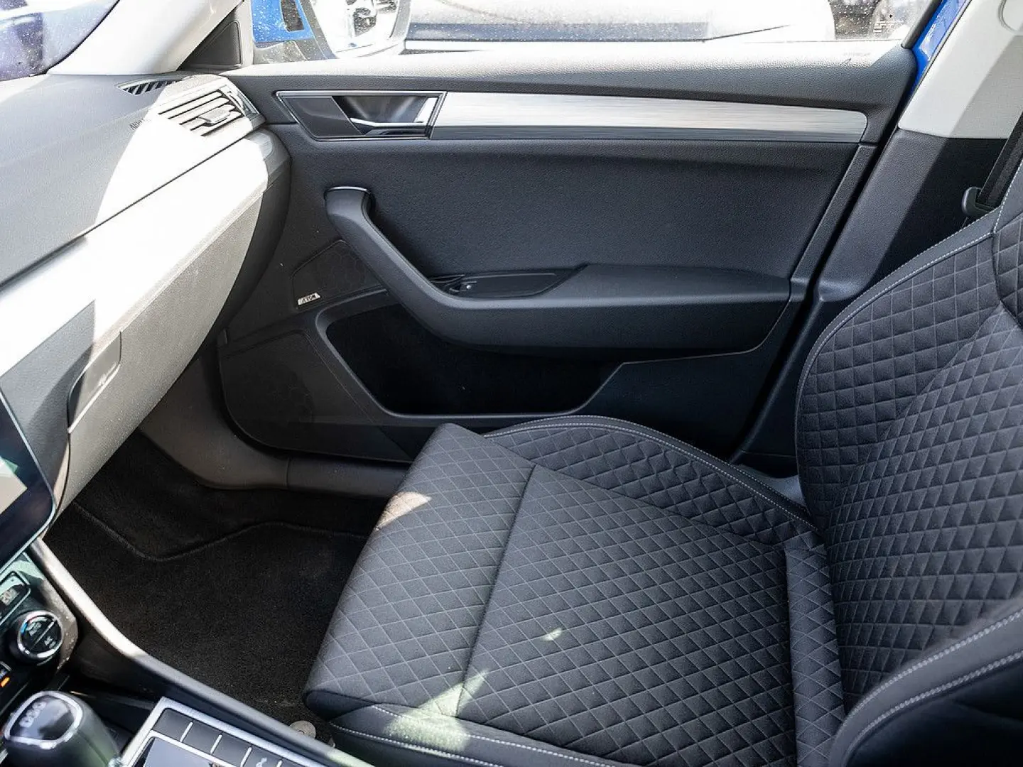 Superb 2.0 TDI Ambition KAMERA NAVI AHK ACC LED