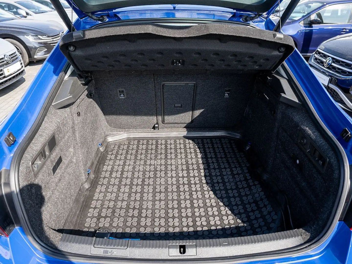 Superb 2.0 TDI Ambition KAMERA NAVI AHK ACC LED