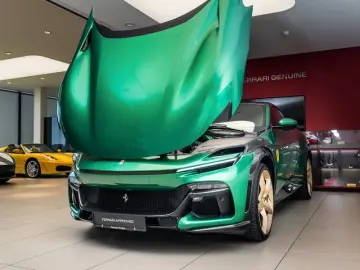 Purosangue V12 DCT 4WD