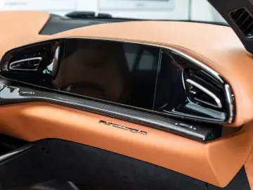 Purosangue V12 DCT 4WD