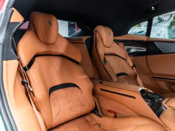 Purosangue V12 DCT 4WD