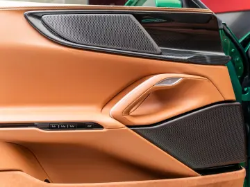 Purosangue V12 DCT 4WD