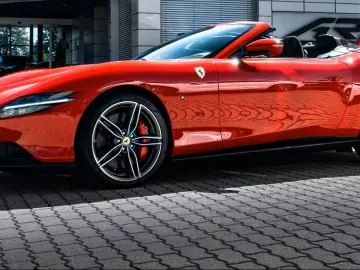 Ferrari Roma Spider*Surround*Ventilated seats