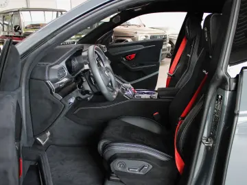 URUS PERFORMANTE EXKLUSIV FULL CARBON/B&O 3D/23