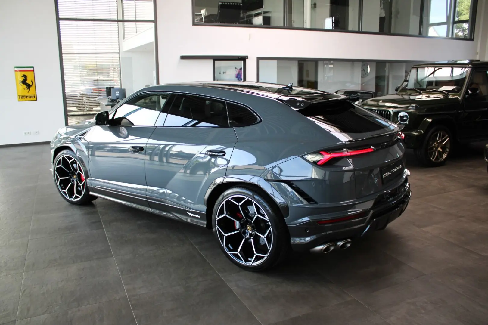 URUS PERFORMANTE EXKLUSIV FULL CARBON/B&O 3D/23