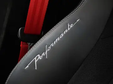 URUS PERFORMANTE EXKLUSIV FULL CARBON/B&O 3D/23