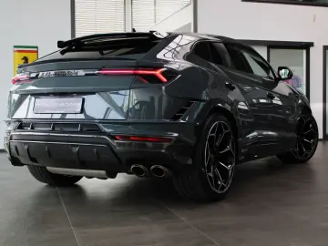 URUS PERFORMANTE EXKLUSIV FULL CARBON/B&O 3D/23