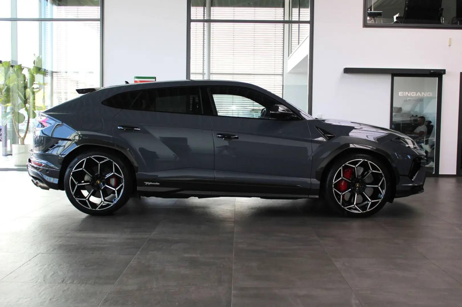 URUS PERFORMANTE EXKLUSIV FULL CARBON/B&O 3D/23