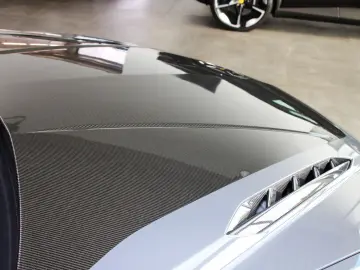 URUS PERFORMANTE EXKLUSIV FULL CARBON/B&O 3D/23