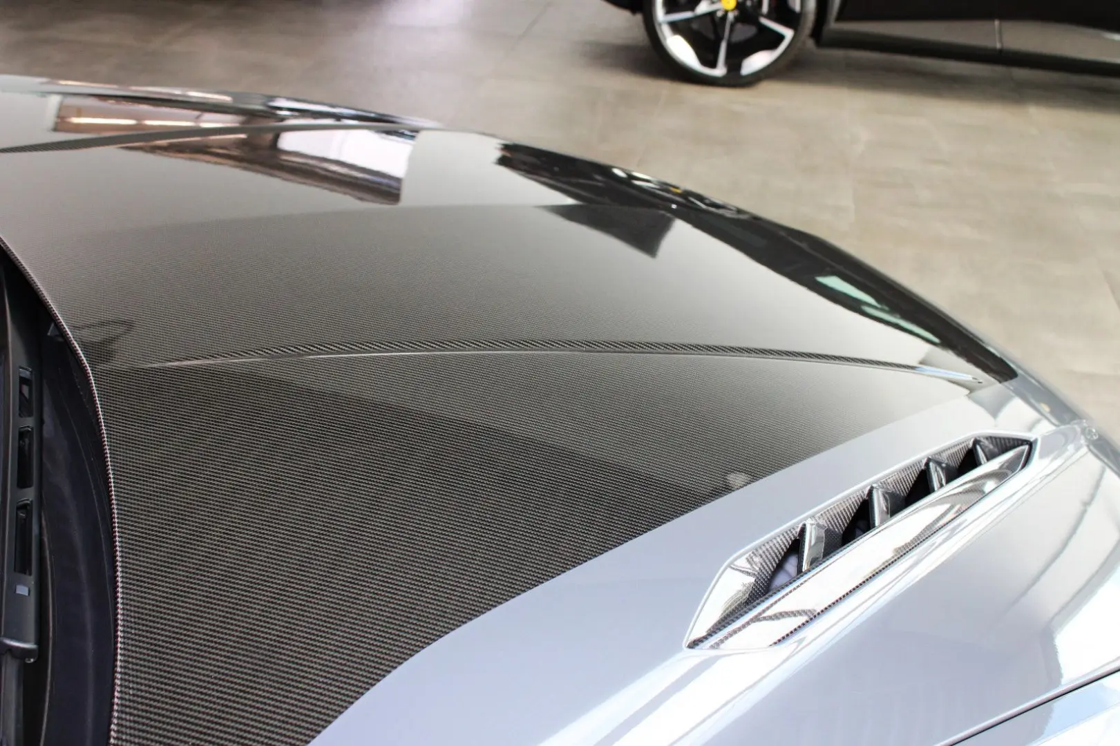 URUS PERFORMANTE EXKLUSIV FULL CARBON/B&O 3D/23