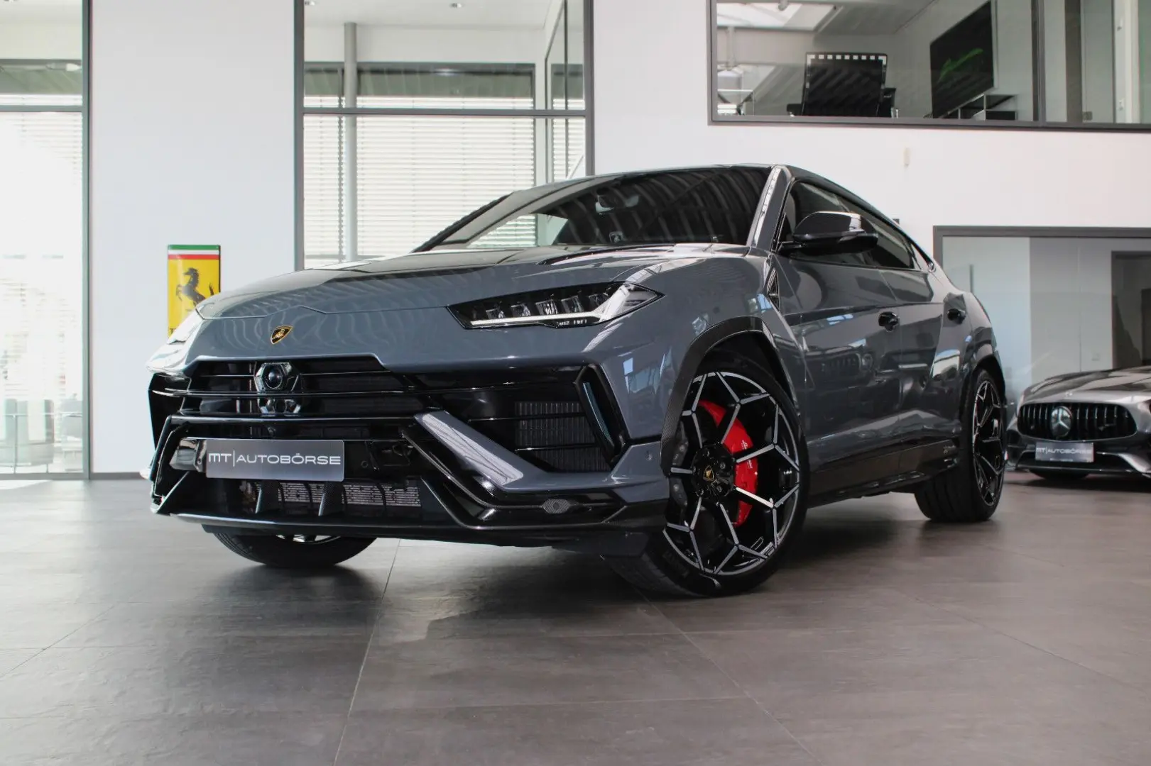 URUS PERFORMANTE EXKLUSIV FULL CARBON/B&O 3D/23