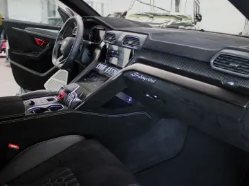 URUS PERFORMANTE EXKLUSIV FULL CARBON/B&O 3D/23