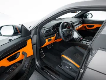 Urus S MY24 | Carbon int | Maintenance 5 years