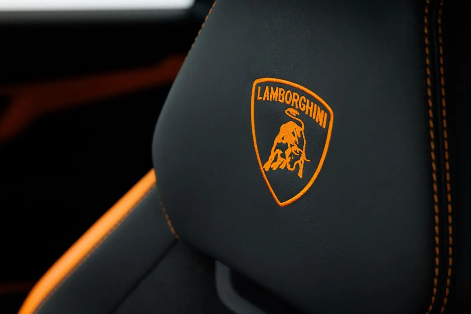 Urus S MY24 | Carbon int | Maintenance 5 years