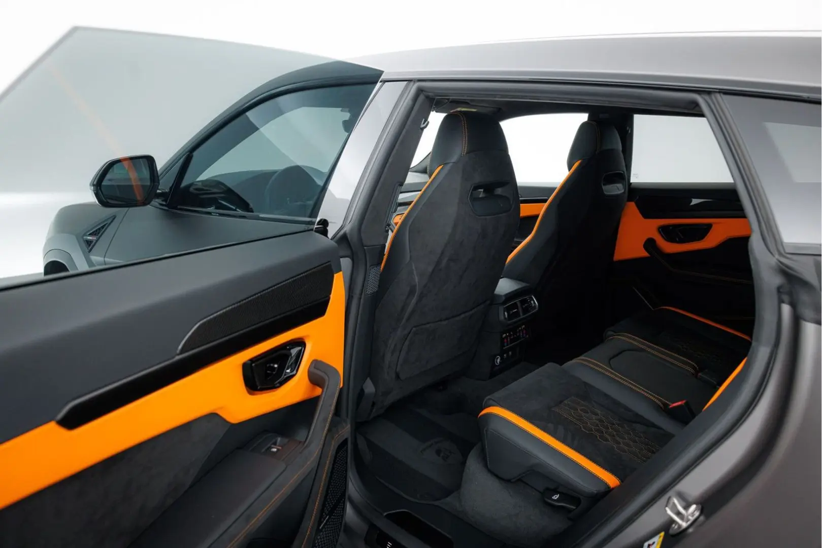 Urus S MY24 | Carbon int | Maintenance 5 years