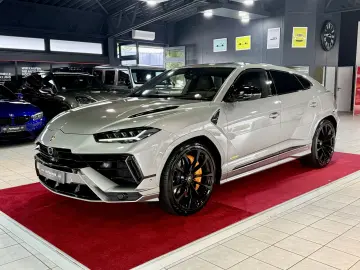 Urus S AKRAPOVIC B&O PANO