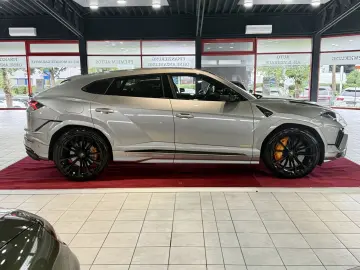 Urus S AKRAPOVIC+B&O+PANO