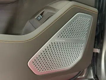 Urus S AKRAPOVIC+B&O+PANO