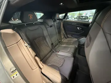 Urus S AKRAPOVIC+B&O+PANO