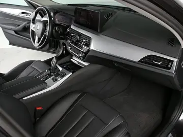 530e Aut. HuD DAB LiveCockpit Kamera SitzheizDAB