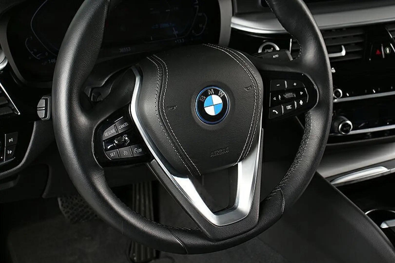 530e Aut. HuD DAB LiveCockpit Kamera SitzheizDAB