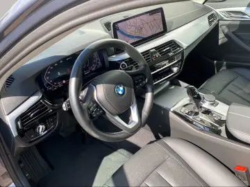 530e Limousine LiveCockpitProf Kamera HiFi LED