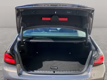530e Limousine LiveCockpitProf Kamera HiFi LED