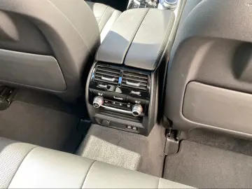 530e Limousine LiveCockpitProf Kamera HiFi LED