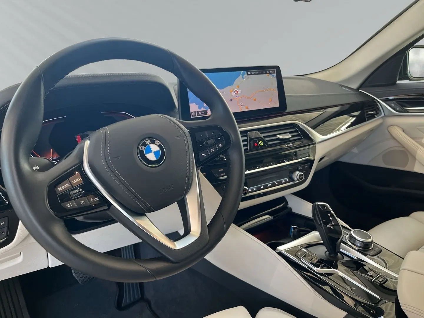530 i Luxury Line/HUD/AHK/HUD/Navigation/Leder