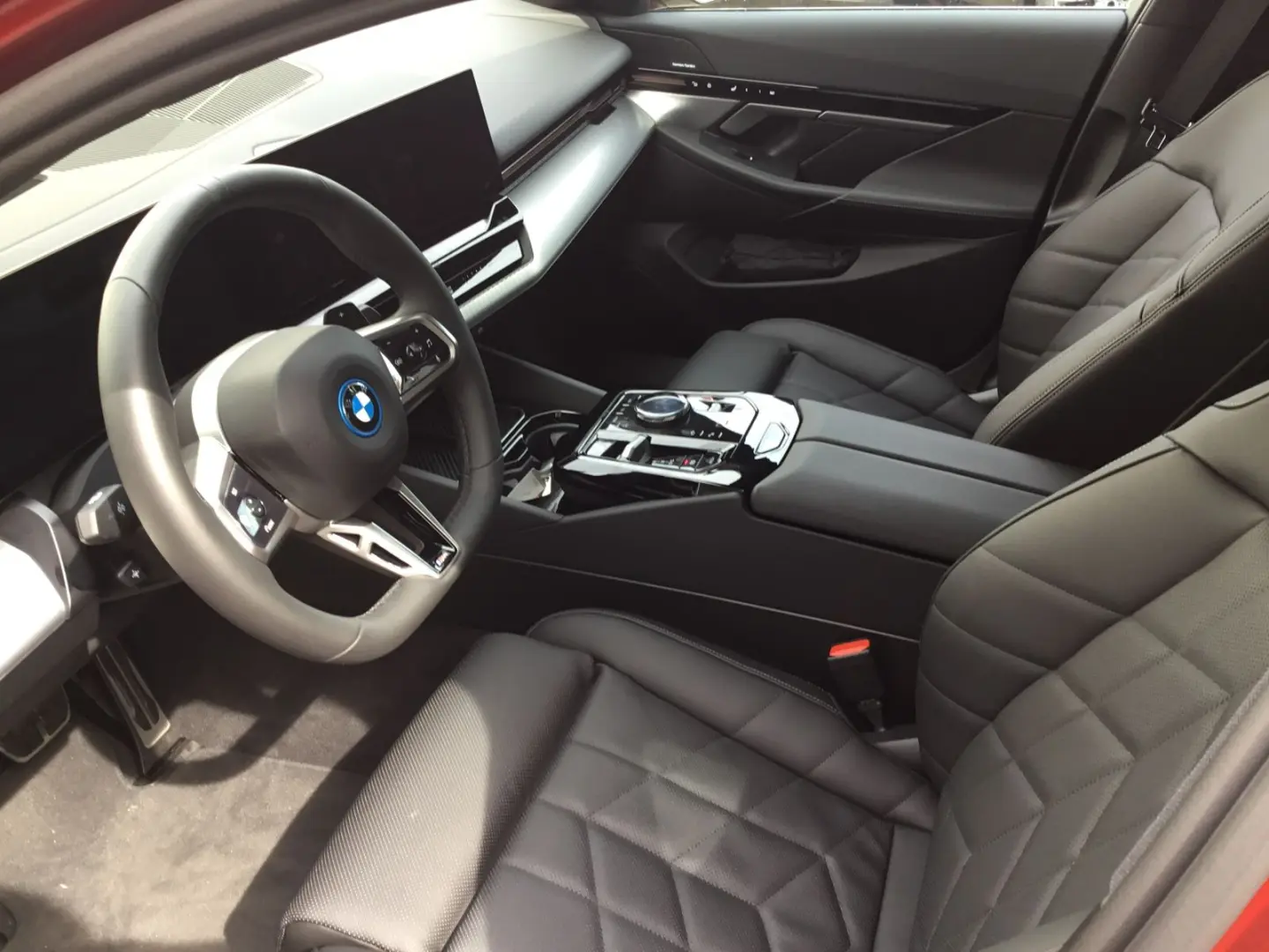 530e xDrive M SPORT+ICONIC GLOW+KAMERA+KOMFORTSI