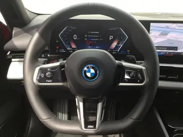 530e xDrive M SPORT+ICONIC GLOW+KAMERA+KOMFORTSI