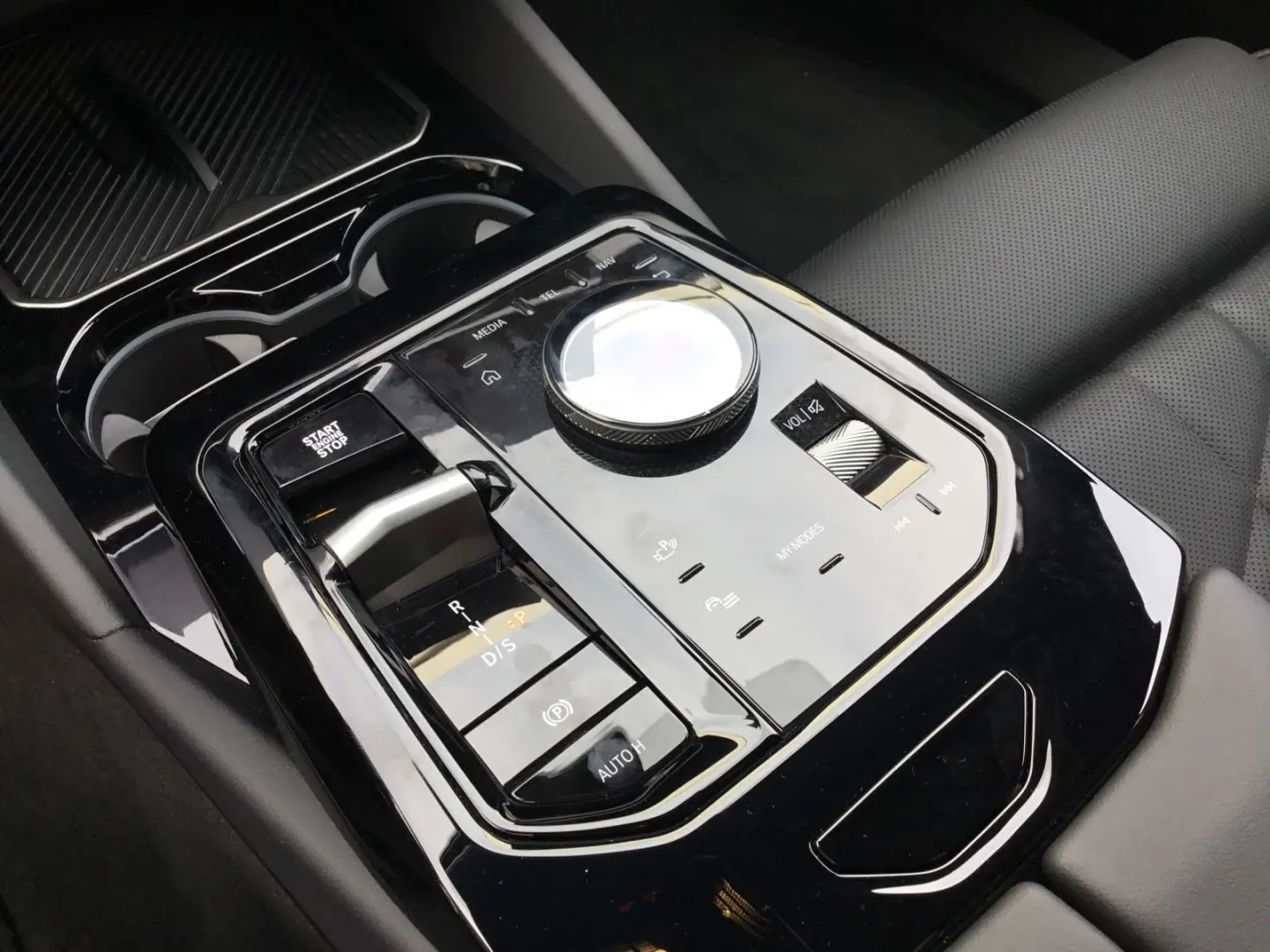 530e xDrive M SPORT+ICONIC GLOW+KAMERA+KOMFORTSI