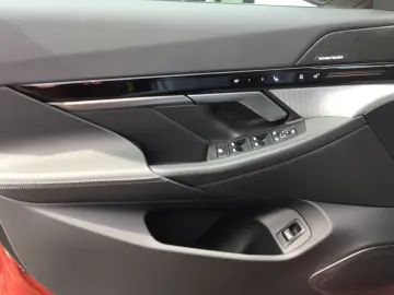 530e xDrive M SPORT+ICONIC GLOW+KAMERA+KOMFORTSI