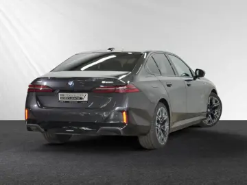 530e xDrive M Sport Pro|AHK|Pano|B&W|Autobahnass