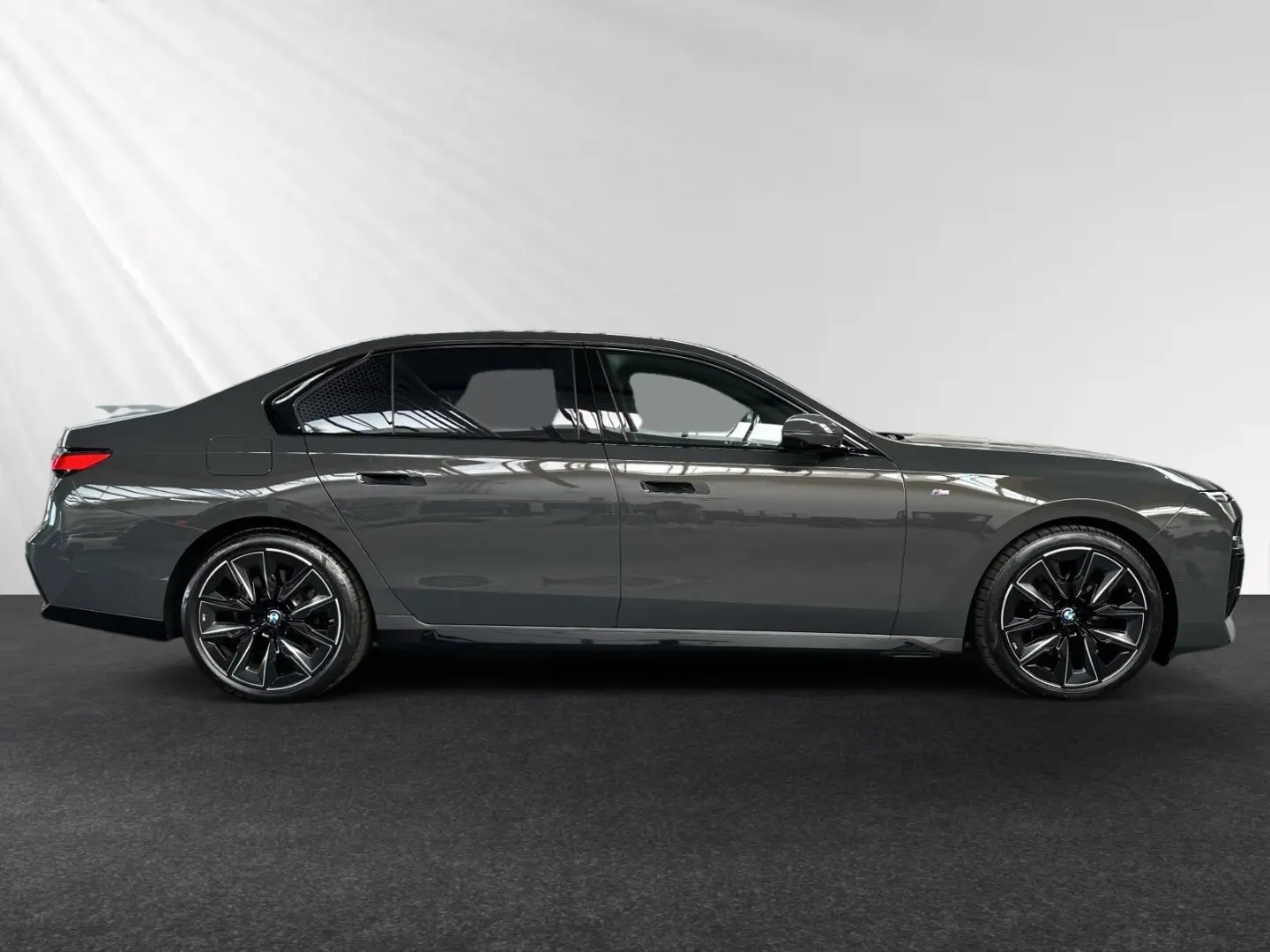 740d xDrive M Sport Pro|AHK|SkyLounge