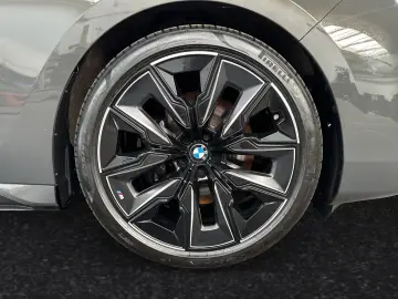 740d xDrive M Sport Pro|AHK|SkyLounge