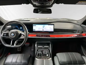740d xDrive M Sport Pro|AHK|SkyLounge
