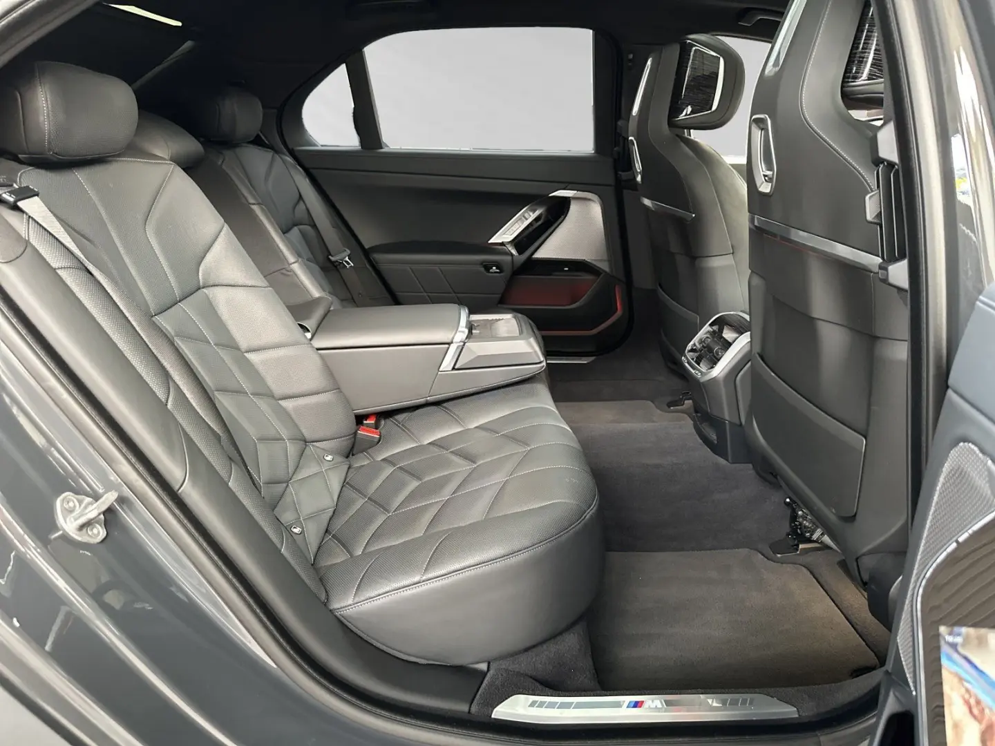740d xDrive M Sport Pro|AHK|SkyLounge